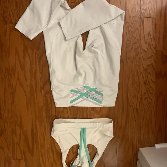 Fabletics Set Cream Leggings and top - Picture 4 of 4